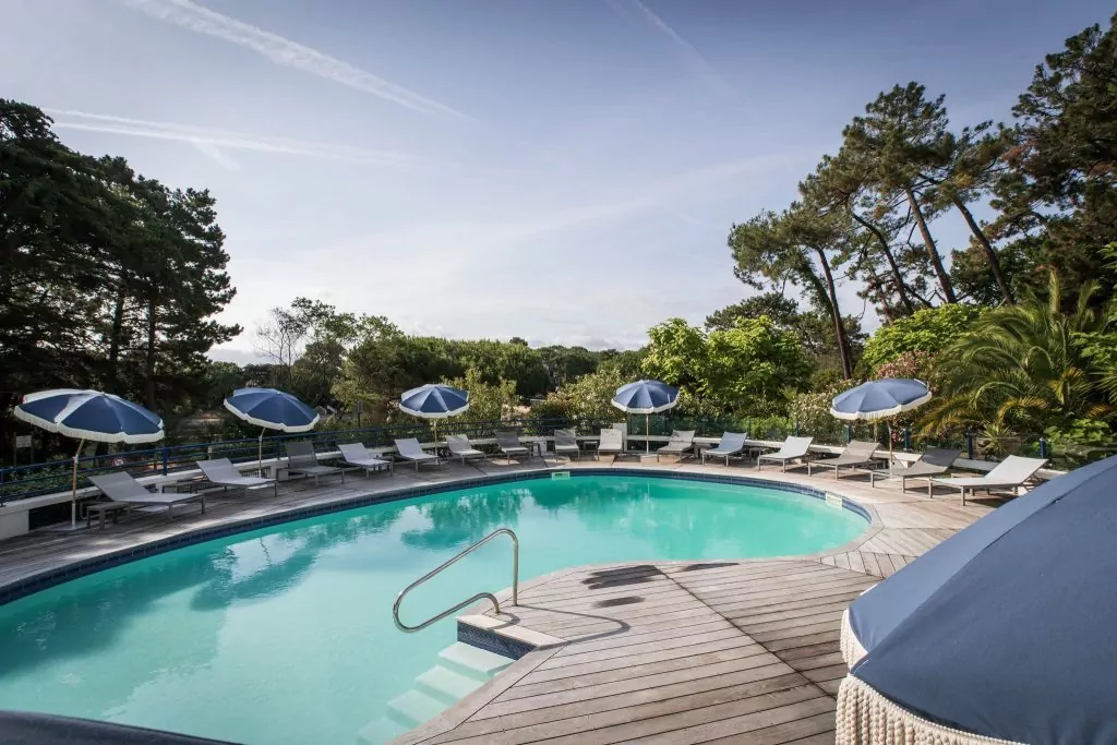 PISCINE - TERRASSE